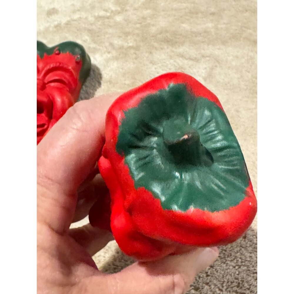 Red Chili Pepper Anthropomorphic Faces Signed By Artist R. Vandamme 1996… - Picture 10 of 15